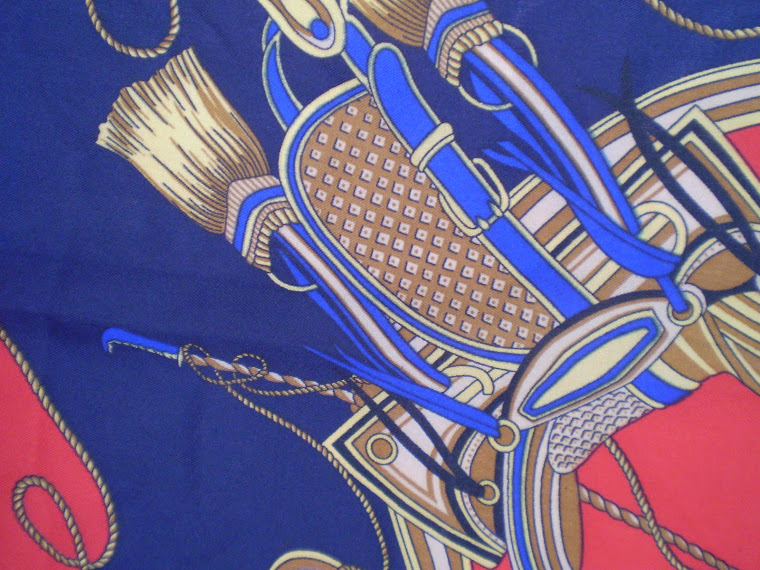 scarf, red/blue, detail