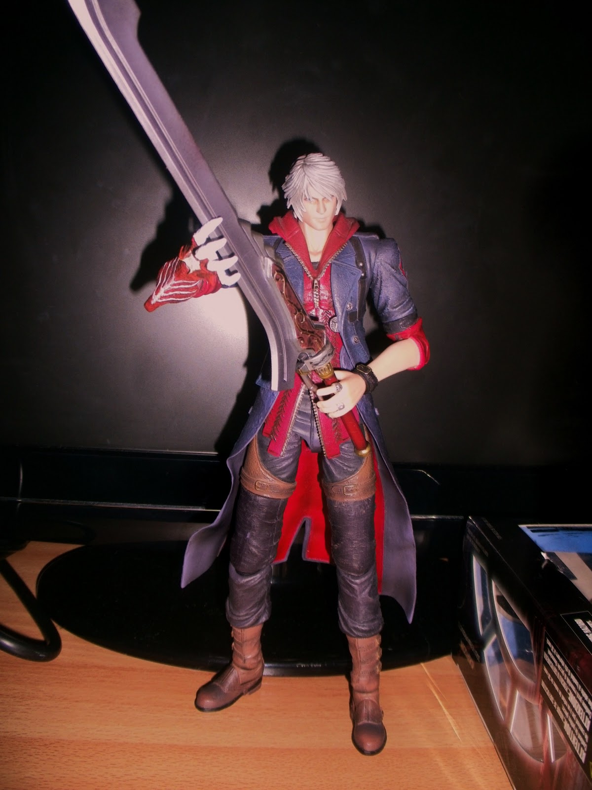 Angels and Summer: Play Arts Kai Dante - Devil May Cry 4 Review