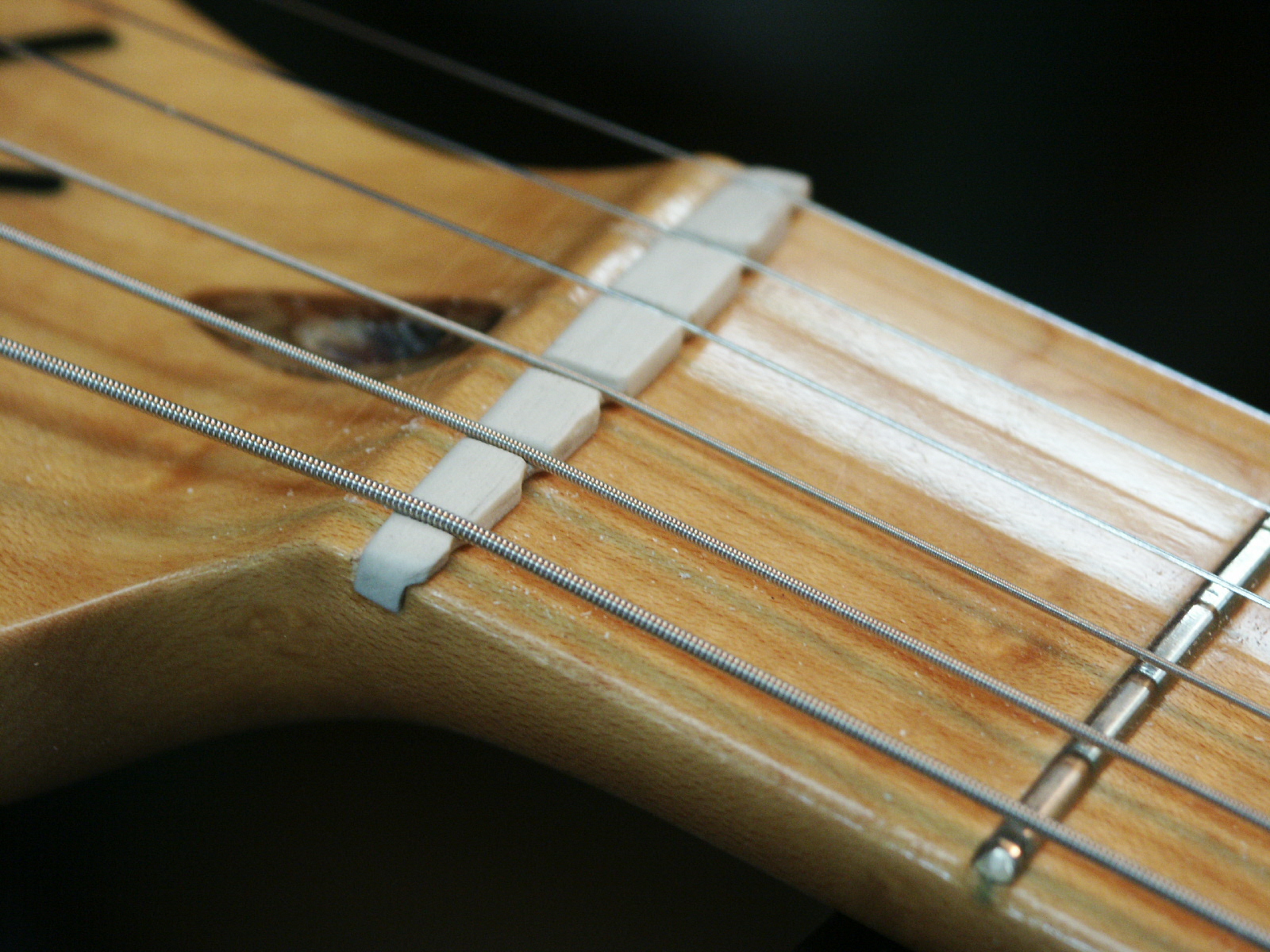 McConville Guitars / Guitar Repair and Design Courses / Guitar Repair School Compensated Nuts