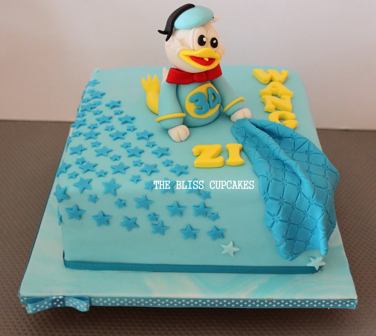 The Bliss Cupcakes: Donald Duck Birthday Cake