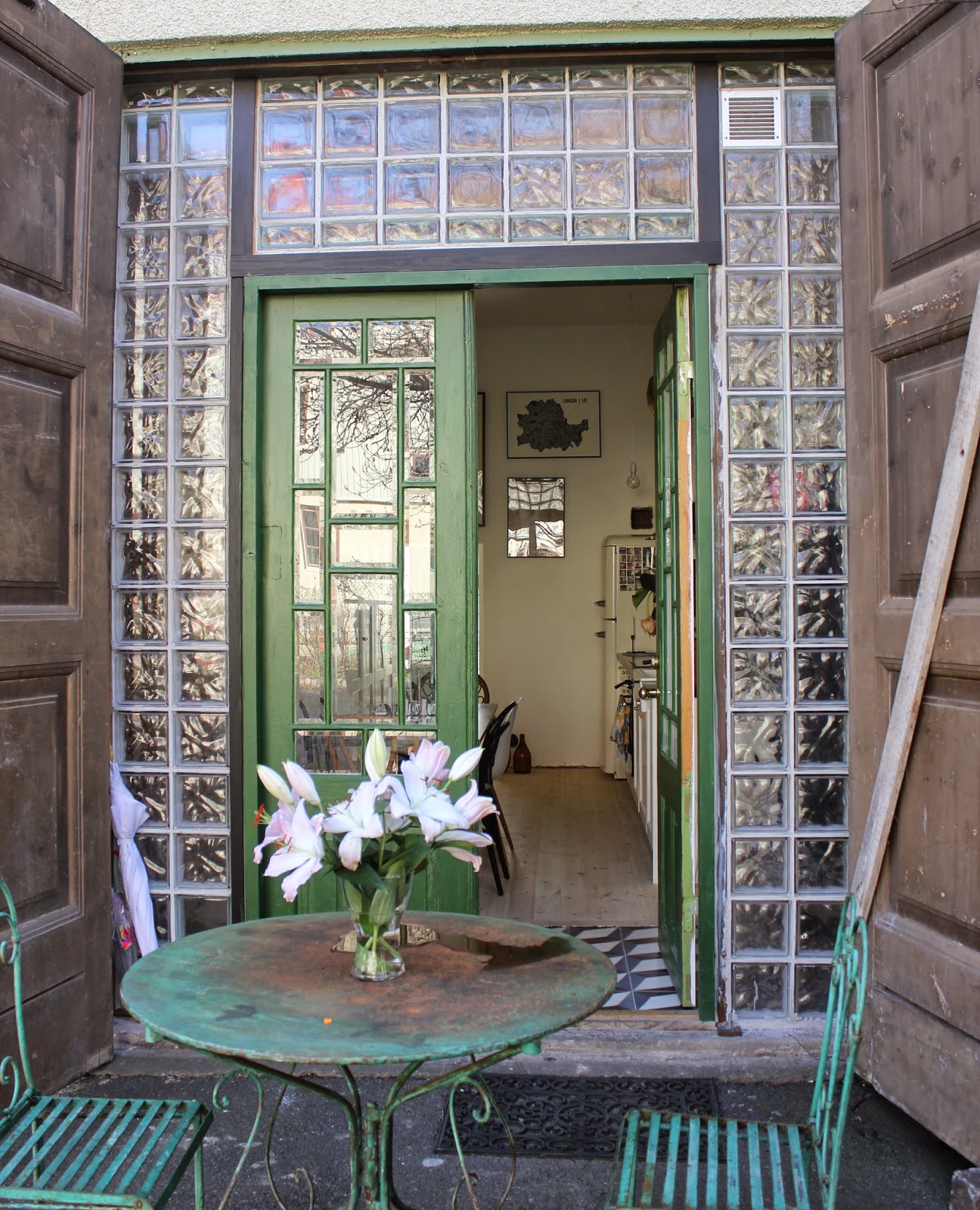 Coffee in the sun: annacate's keuken op instagram
