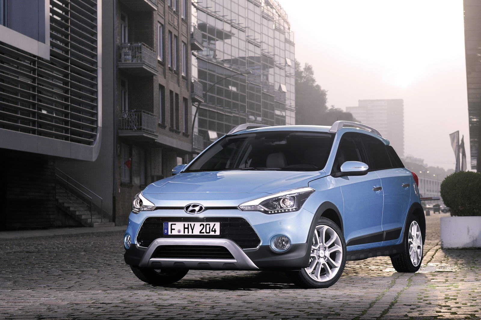 2015-Huyndaii20Active-01.jpg