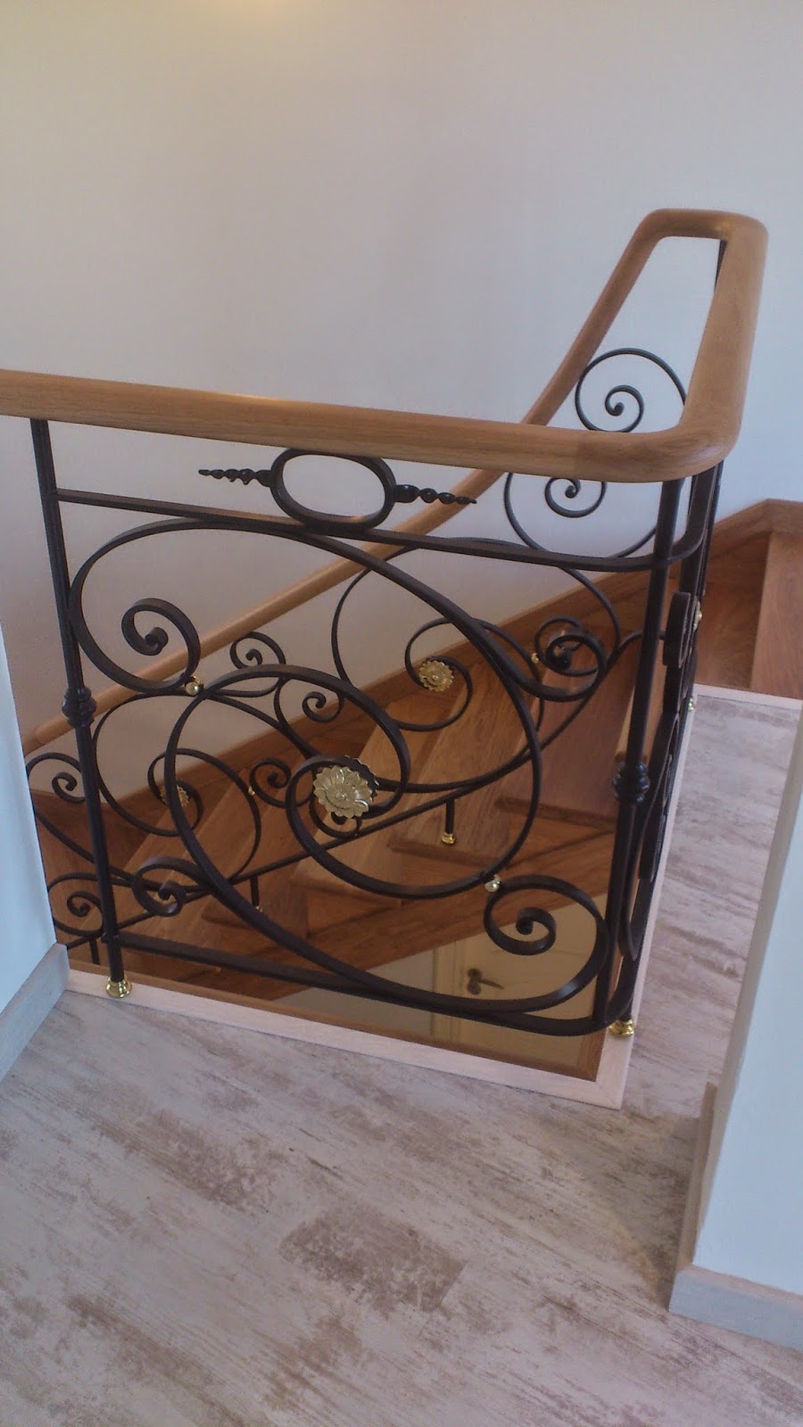 ESCALERAS Y PASAMANOS