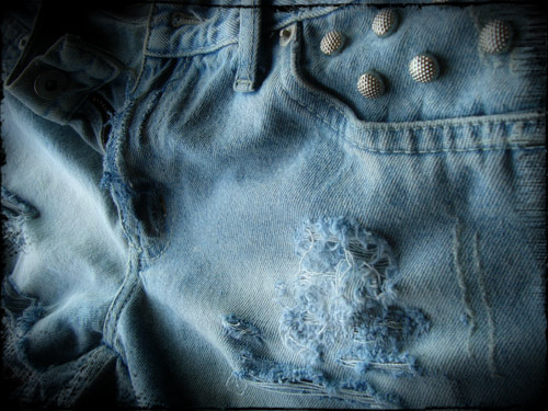 DIY Como customizar, rasgar Short jeans
