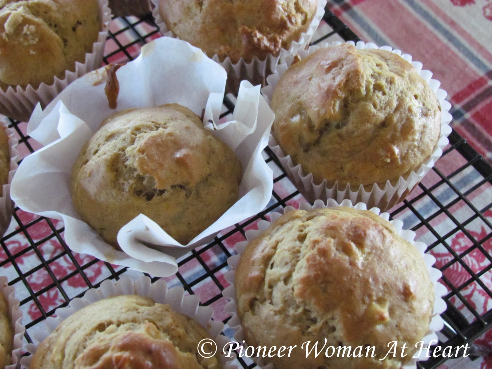 Pioneer Woman at Heart Applesauce Banana Muffins