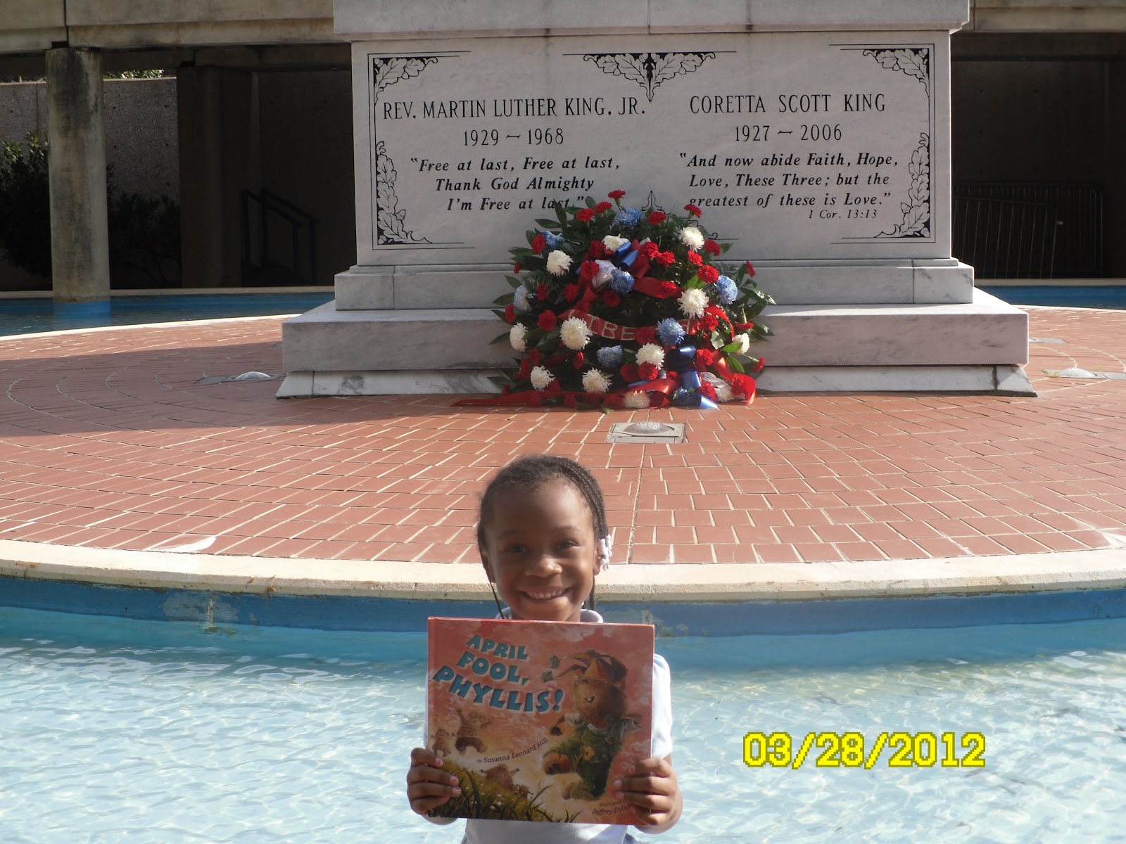 MyLMNOP reads to kids: Phyllis Does it Again! This Time in Georgia!1600 x 1200
