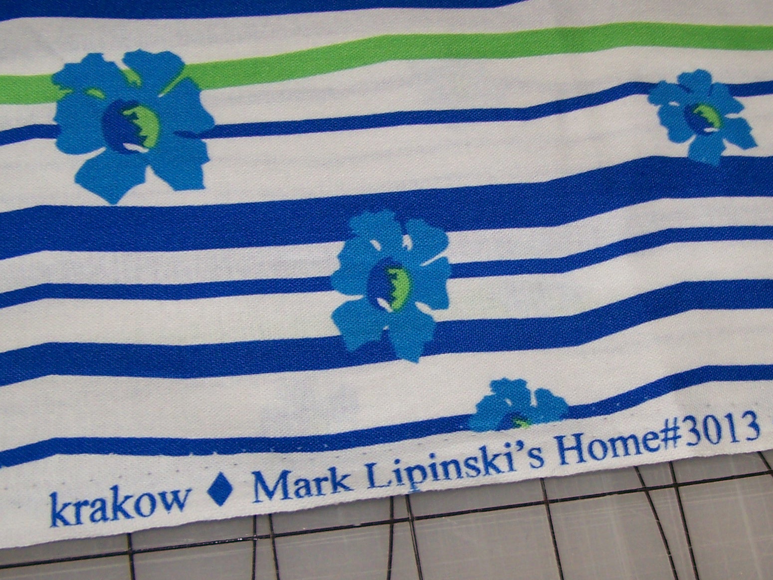 the momoo Polish Pottery Linens