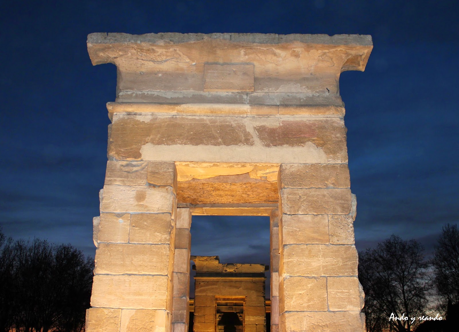 Templo de Debod por la noche