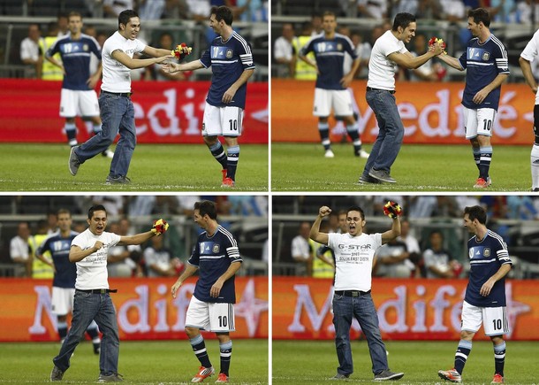 Video saat suporter Jerman lari kelapangan dan menyalami Messi pada pertandingan Argentina vs Jerman 16 Agustus 2012 kemarin