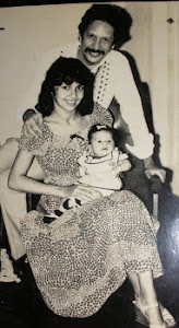 Meu vovô Amândio Alves Filho, minha vovó Marizalva Lima e minha mamãe Luciana Lima.