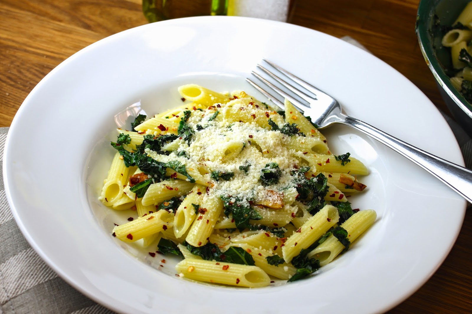 Savoir Faire Receta de pasta sin gluten con ajo, aceite de oliva y col