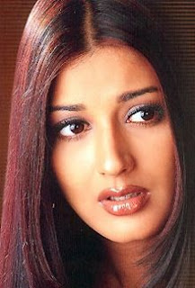 Sonali bendre popular Indian hot and sexy Actress photos