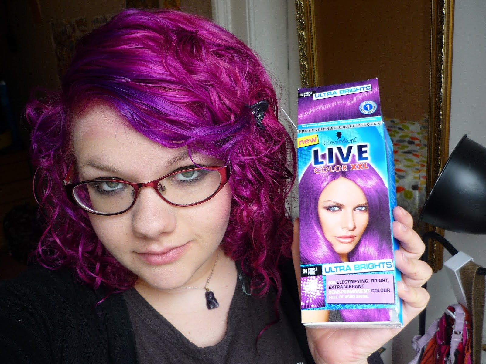 Holly's Blarg Dye Your Hair Purple with Schwarzkopf LIVE Color XXL