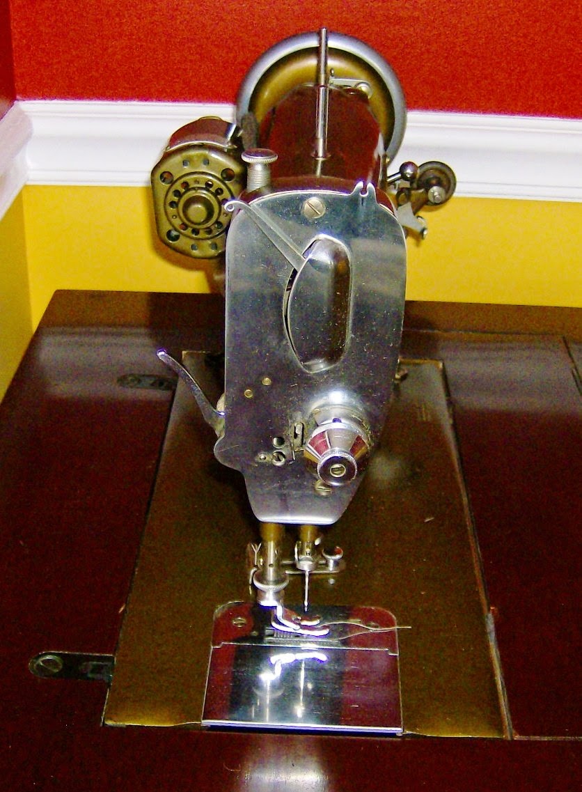 Vintage Sewing Machines New Home Light Running