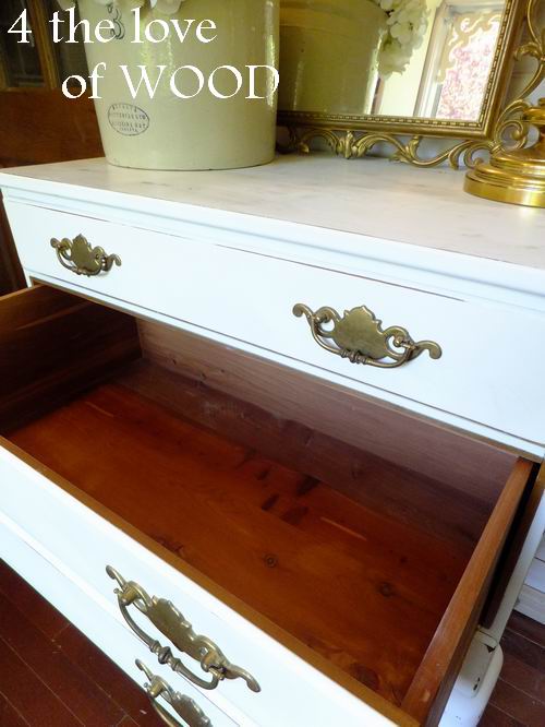 4 the love of wood ADDING LONG LEGS white annie sloan chest