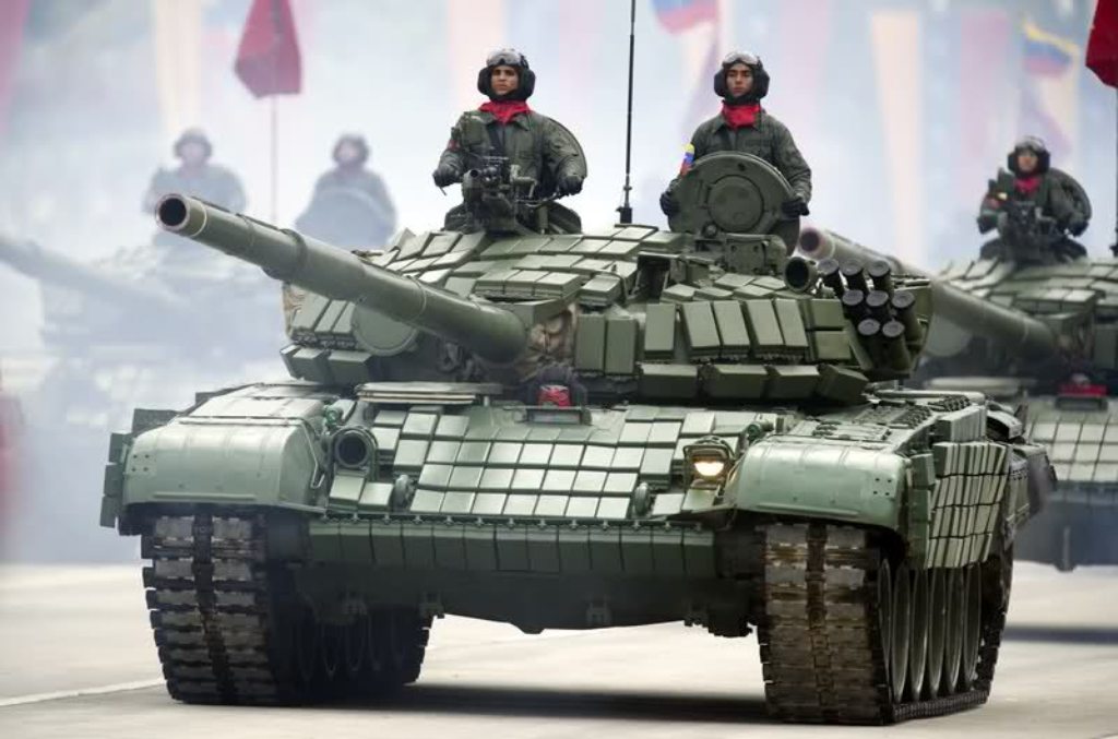Venezuelan+army+Russian-made+T-72B1+tanks+march+during+a+military+parade+to+commemorate+the+20th+anniversary+of+President+Hugo+Chavez%27s+failed+coup+attempt+gun+sniper++(6).jpg