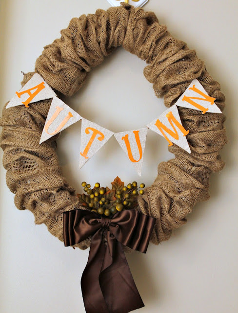 burlap wreath - www.turtlesandtails.blogspot.com