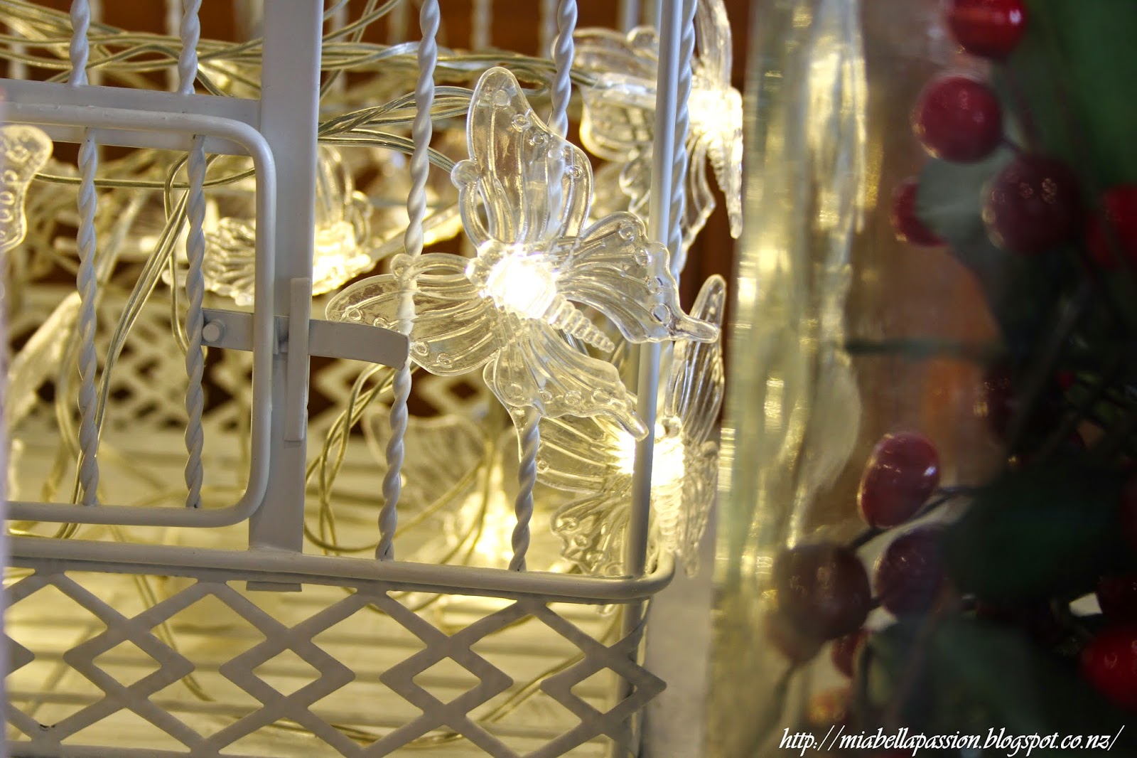 Mia Bella Passions Fairy Light Birdcage...and a pretty Christmas table