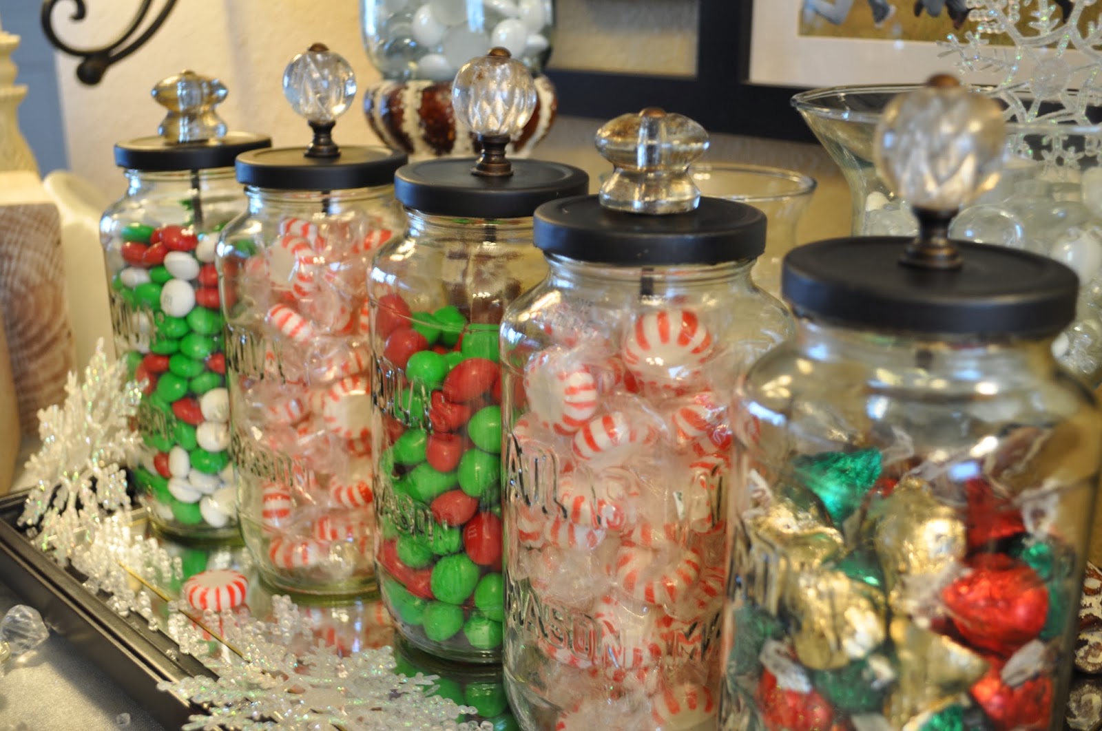 Lisa's Scribbles » Blog Archive » DIY Christmas Candy Jars
