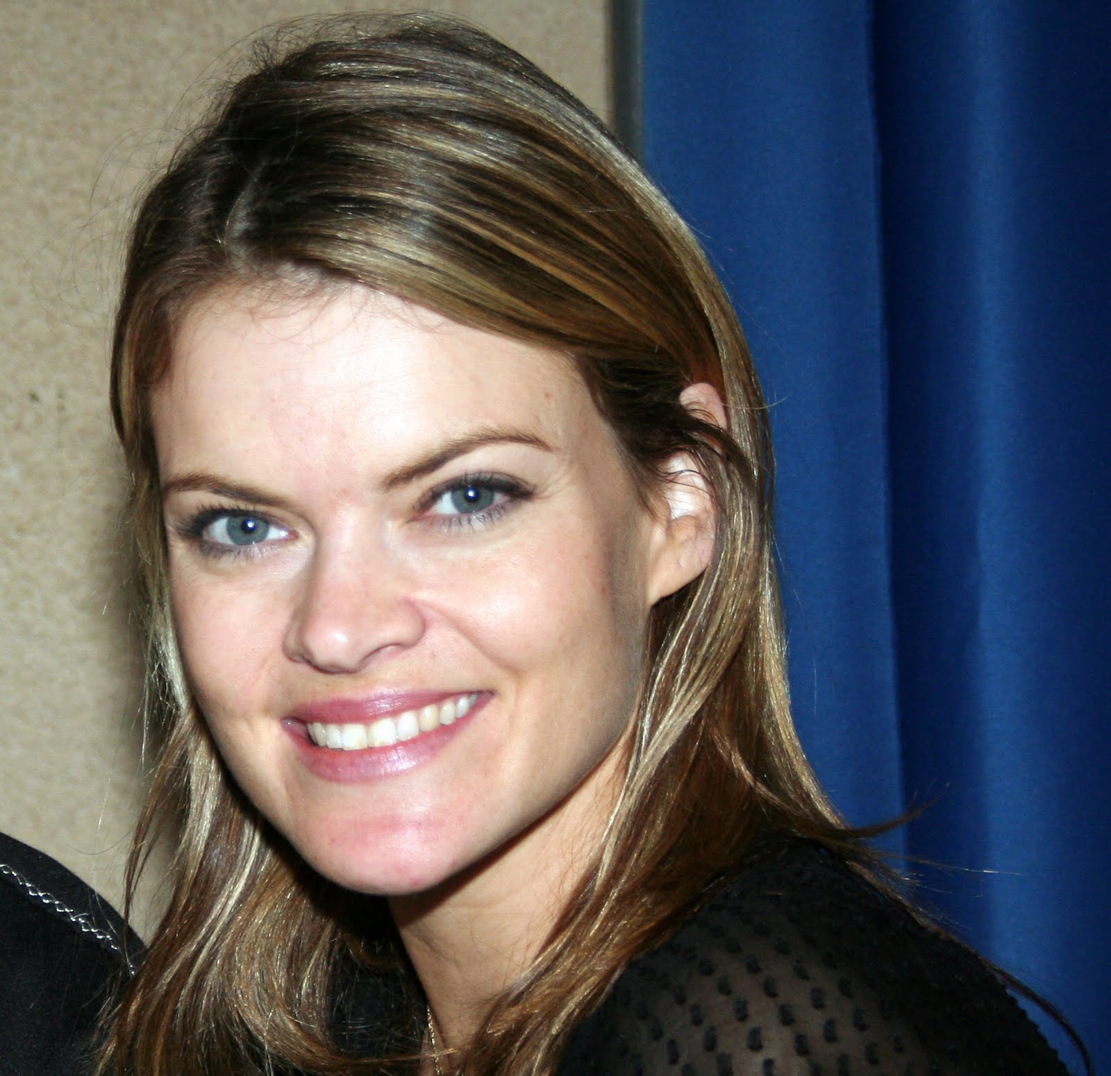 http://1.bp.blogspot.com/-HpHSFemIzy4/TbU3tvGHAjI/AAAAAAAAJ2U/ld4y60VPozQ/s1600/Missi_Pyle_at_the_Dallas_Comic_Con_2008.jpg