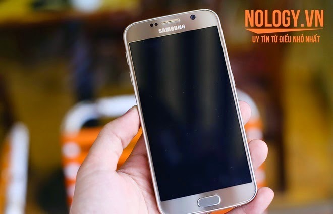 Cận cảnh Samsung Galaxy S6  2 sim 2 sóng xách tay ở Việt Nam