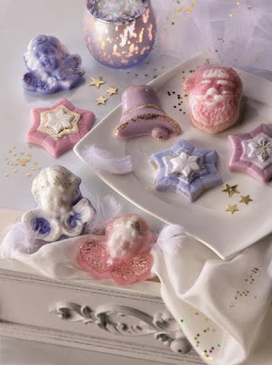 Receta jabón casero con moldes navideños.
