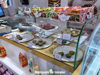 Doçaria Amor aos Pedaços: Vitrine de Docinhos e outros produtos