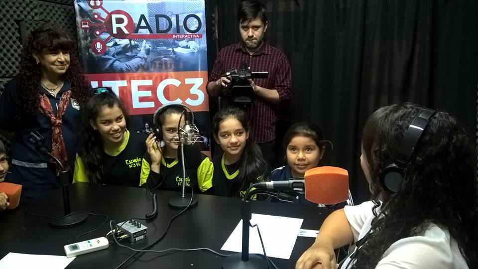 Radio Interactiva FM 98.3. ITEC Nº 3