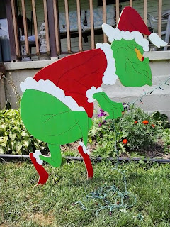 48 Sneaking Grinch Stealing Christmas Lights Yard Art Decoration