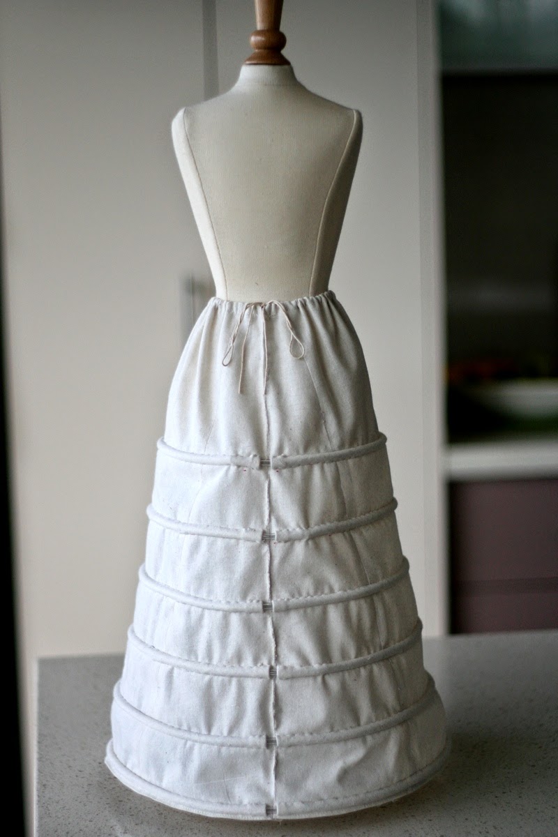 The Alcega Project Project 1. F.67 "Silk farthingale for a woman"