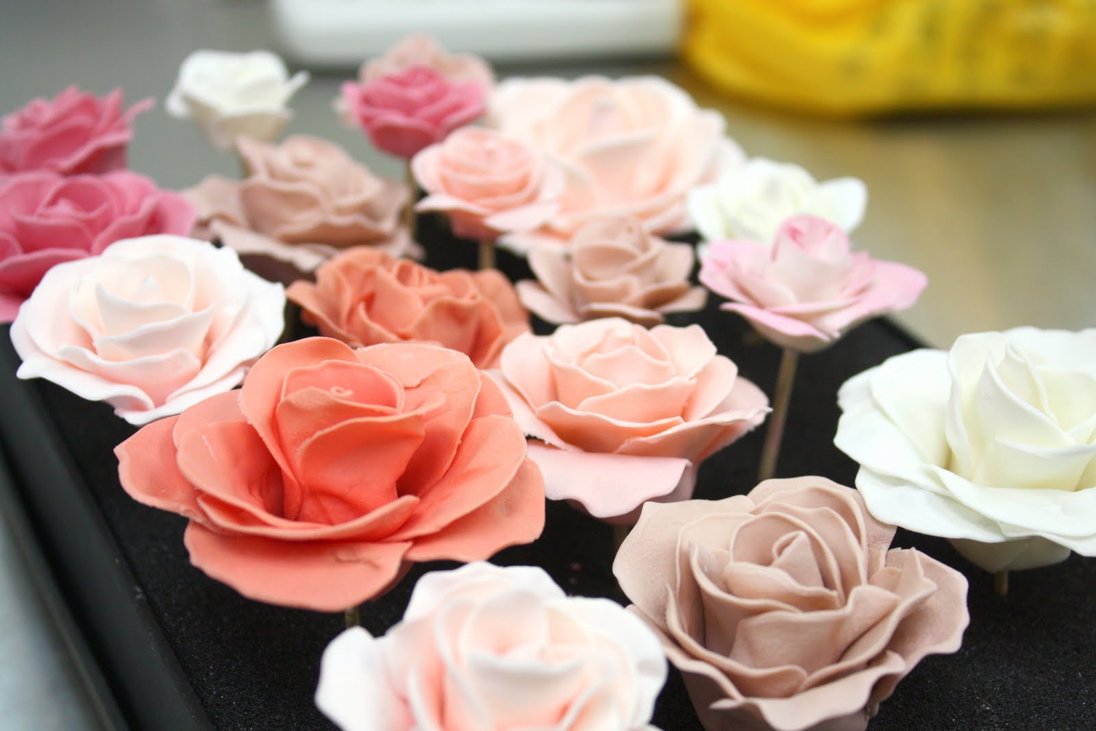 Sugar flowers Sugar flowers, Sugar craft, Edible flowers