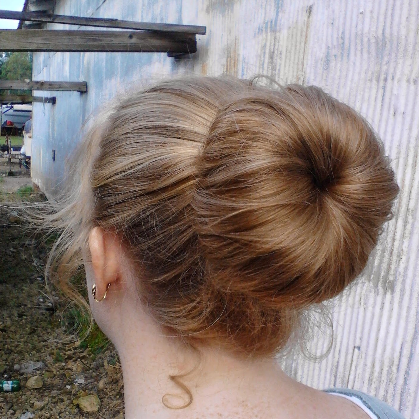 Whatsoever Things Are Lovely: Sock Bun (no heat) Curls // Hair Tutorial