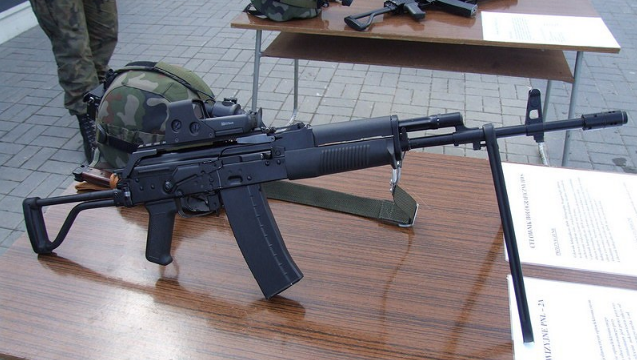 Polish Forces Wz.96 Beryl Assault Rifle Commando Armedkomando