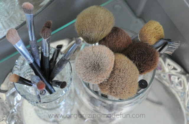 brushes make up organize cups 