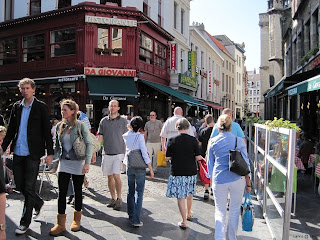 A Busy area that can be used for people watching
