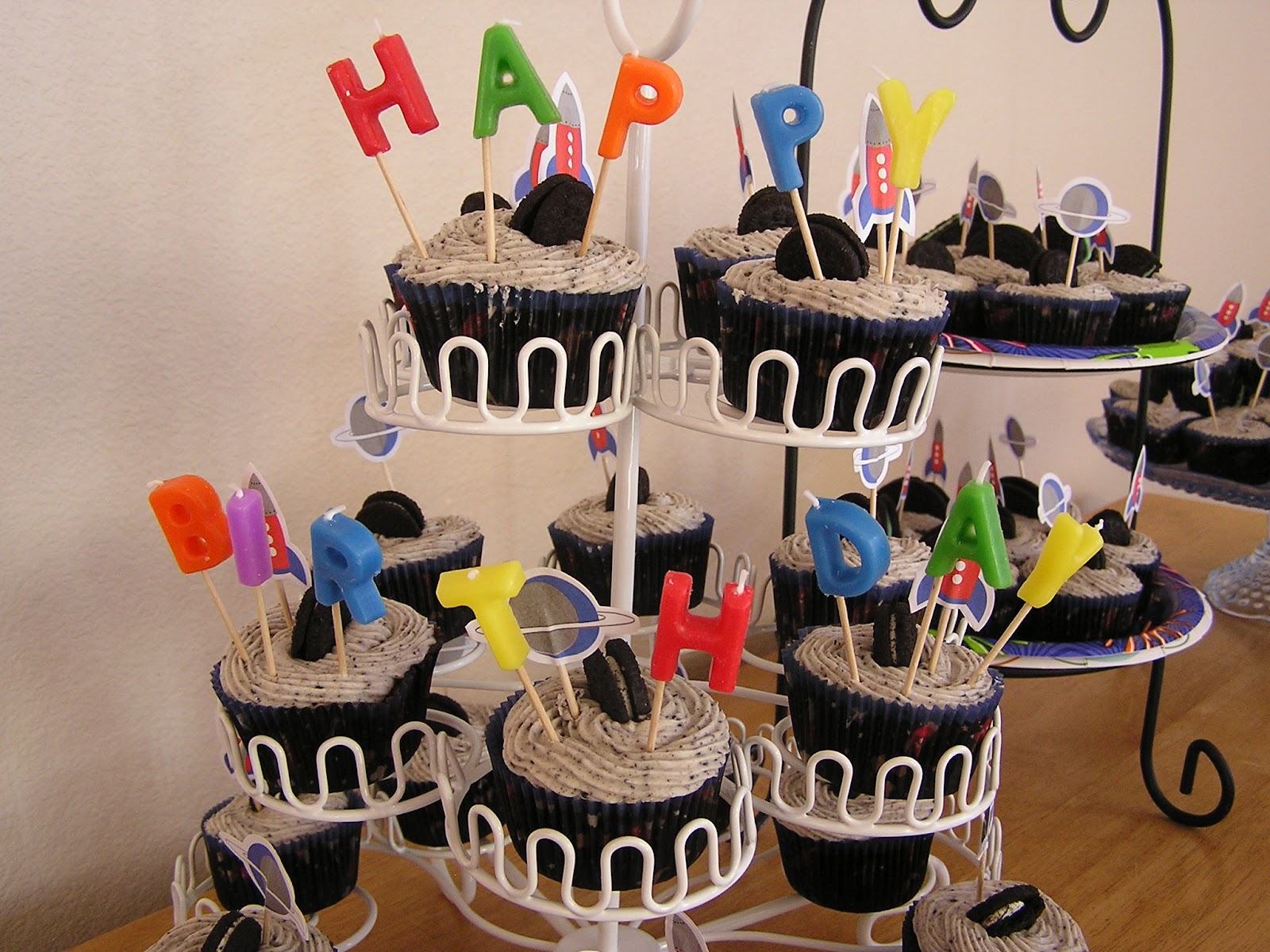 What the Dog Ate Cookies and Cream Cupcakes