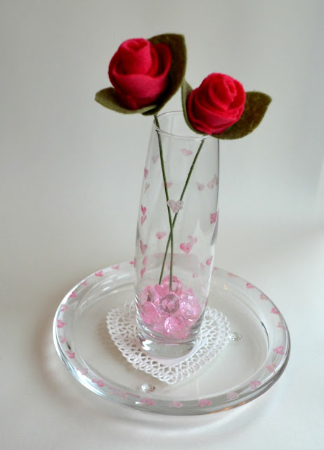 DIY felt red roses for Valentine's Day