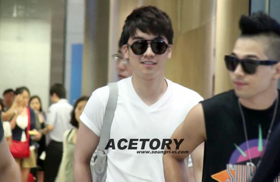 taeyang - [+Vids/Pics] Taeyang and Seungri en el aeropuerto de Incheon desde Singapur Seungri+airport+singapore