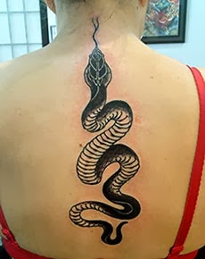 Tatuagens de animais - cobra nas costas Melhores tatuagens de cobra femininas