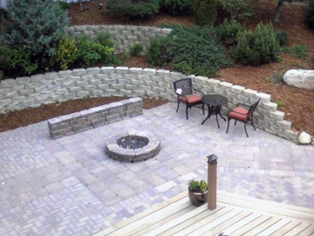 Fredrickson Lawn And Landscape: Pavers: Pavers for Landscaping and