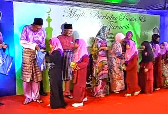 2 Gambar Isteri Tun Dr Mahathir Berhijab