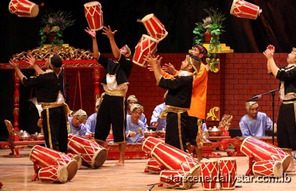Indonesian Culture And The People Sanggar Caraka Buana Indonesian Culture And The People Sanggar Caraka Buana