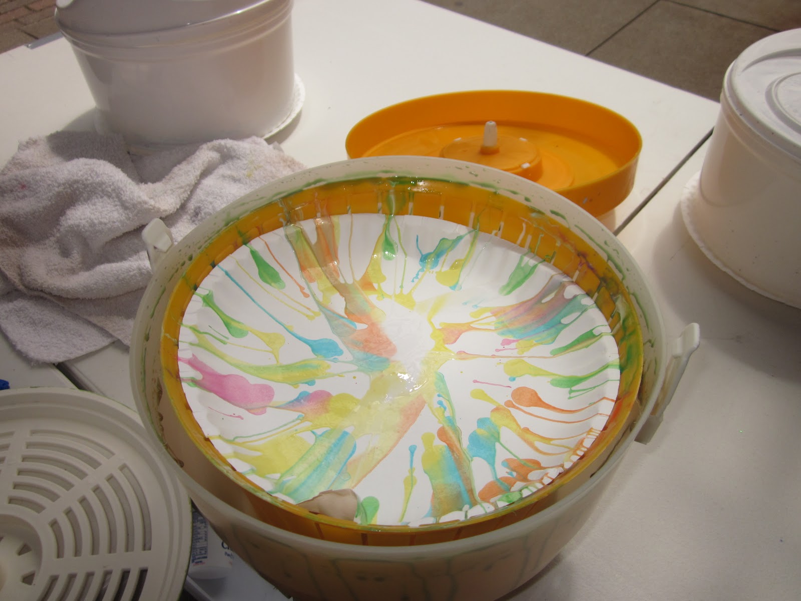 Kaleidoscope Learning Salad Spinner Art and Science