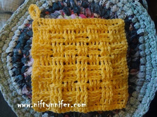 http://www.niftynnifer.com/2013/02/basket-weave-free-crochet-pattern-by.html