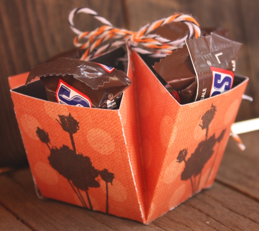 ...Pieces of Me... A pretty little treat box