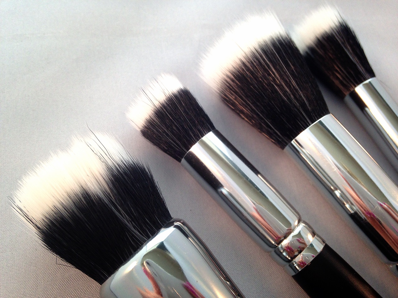 Crown Brush Duo Fibre Brushes For The Face GIVEAWAY
