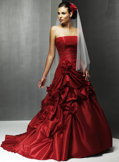 Red Indian Bridal Gown is Best Wedding Wear | Indian Wedding Outfits