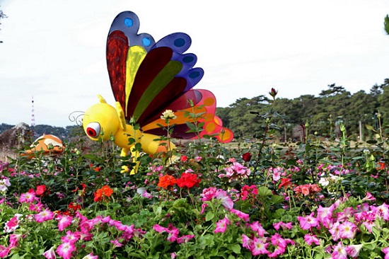 [Image: le-hoi-hoa-da-lat-9.jpg]