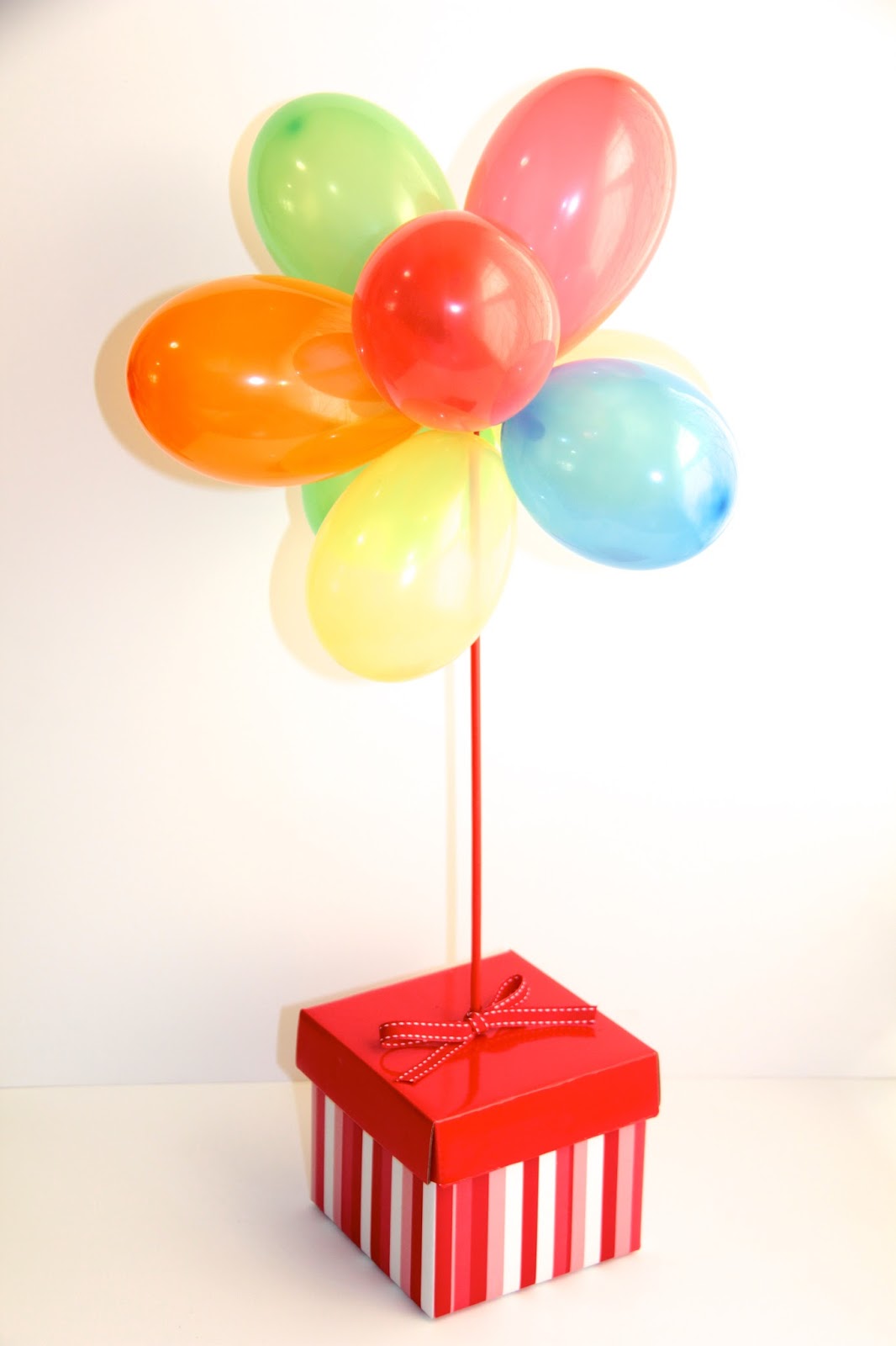 Circus Party Theme Balloon Centrepiece DIY Basil and Chaise