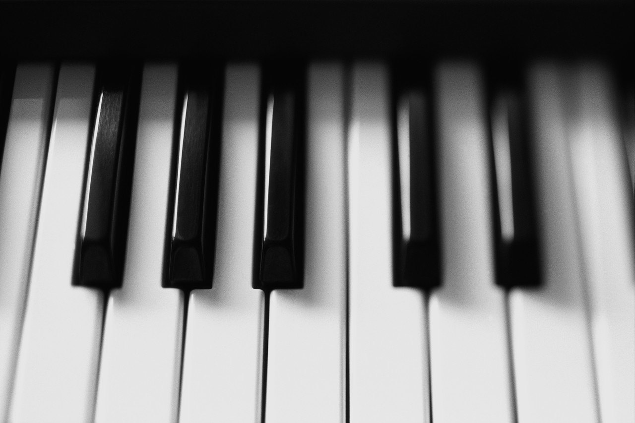 piano keys photo